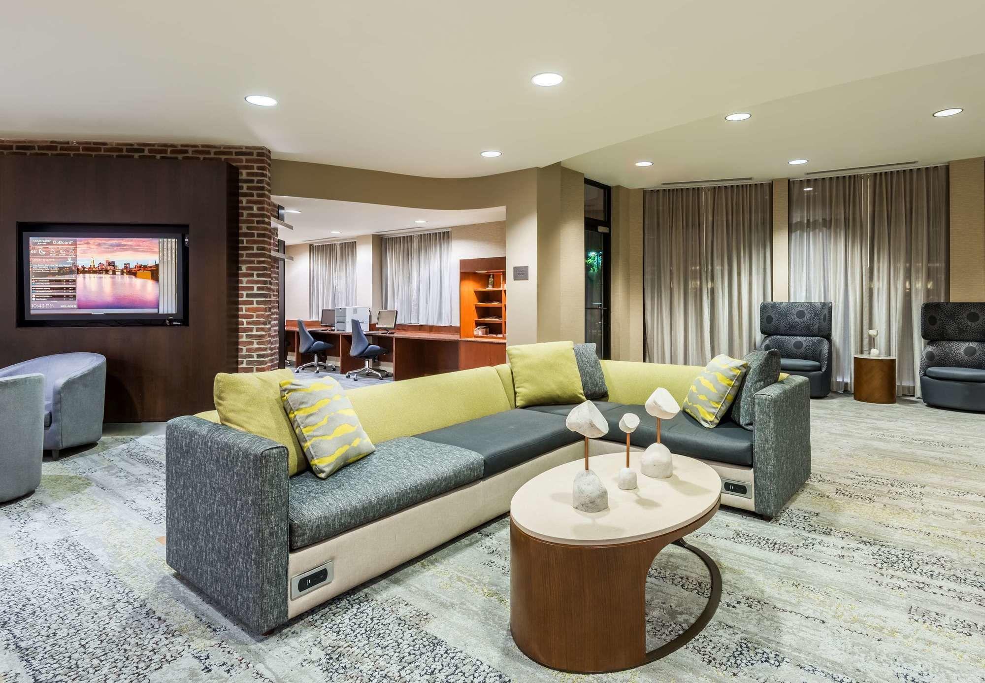 Courtyard By Marriott Providence Lincoln Hotell Exteriör bild