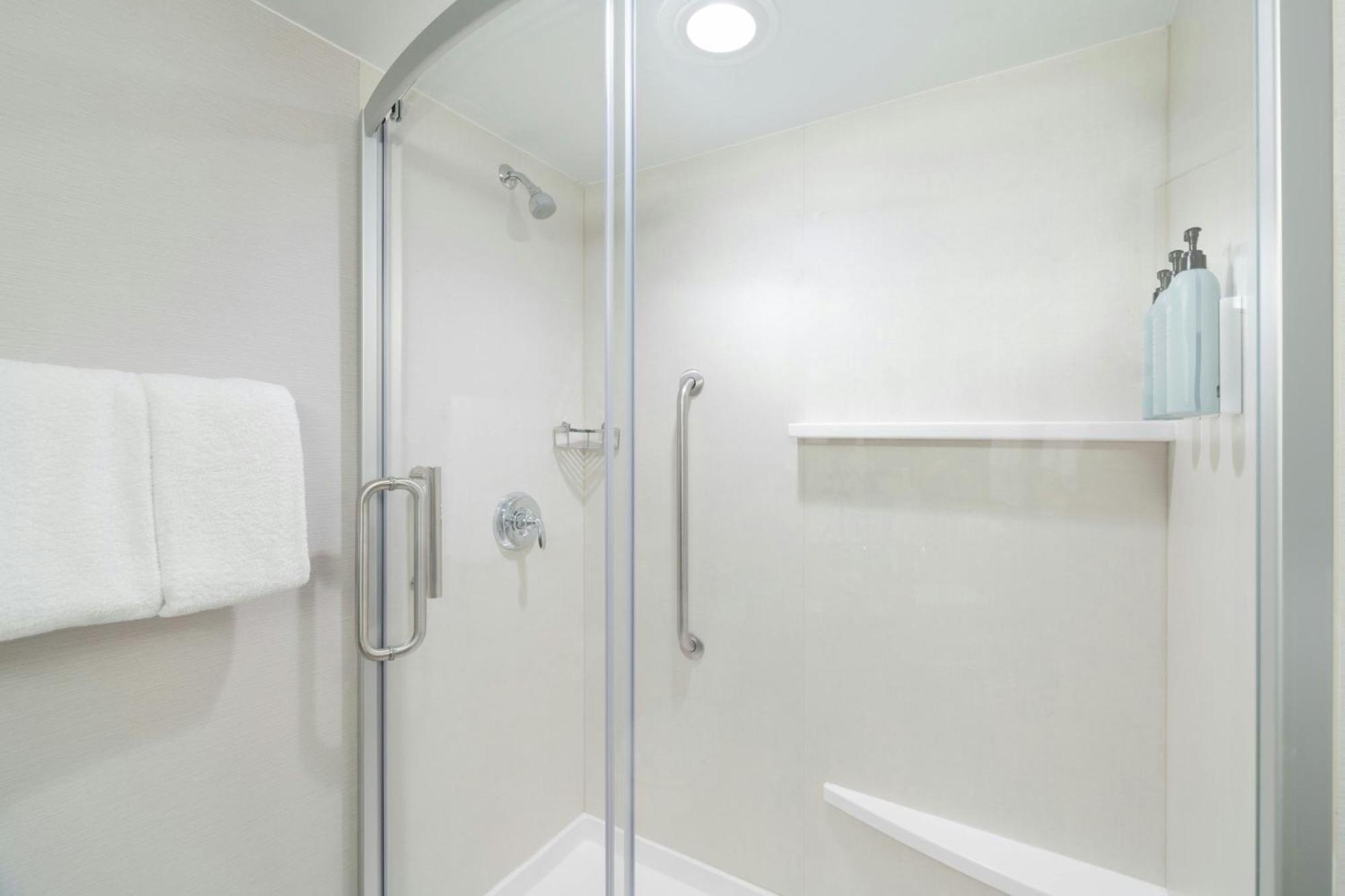 Courtyard By Marriott Providence Lincoln Hotell Exteriör bild
