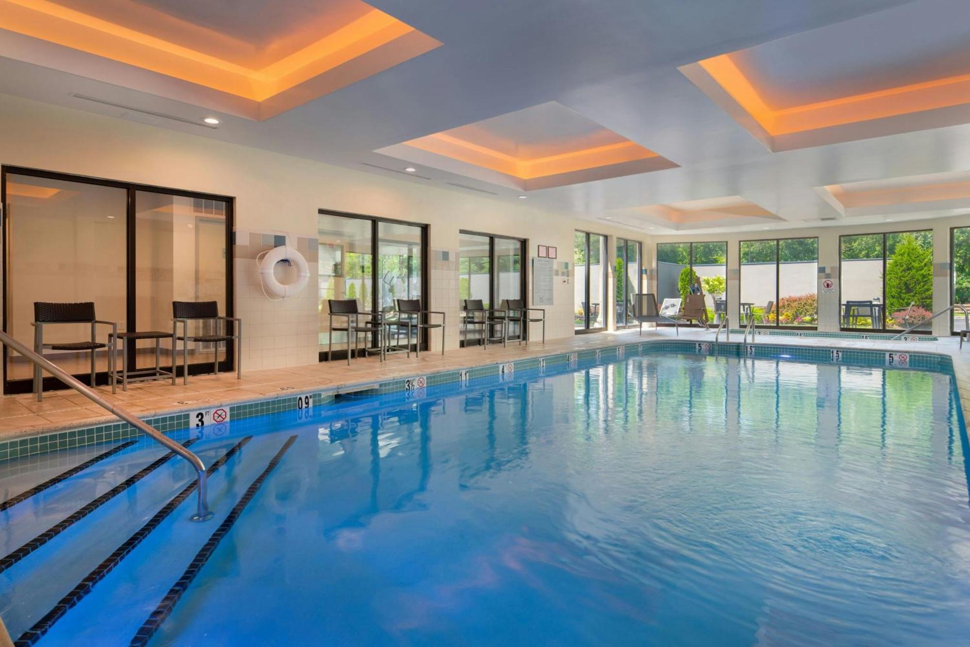 Courtyard By Marriott Providence Lincoln Hotell Exteriör bild