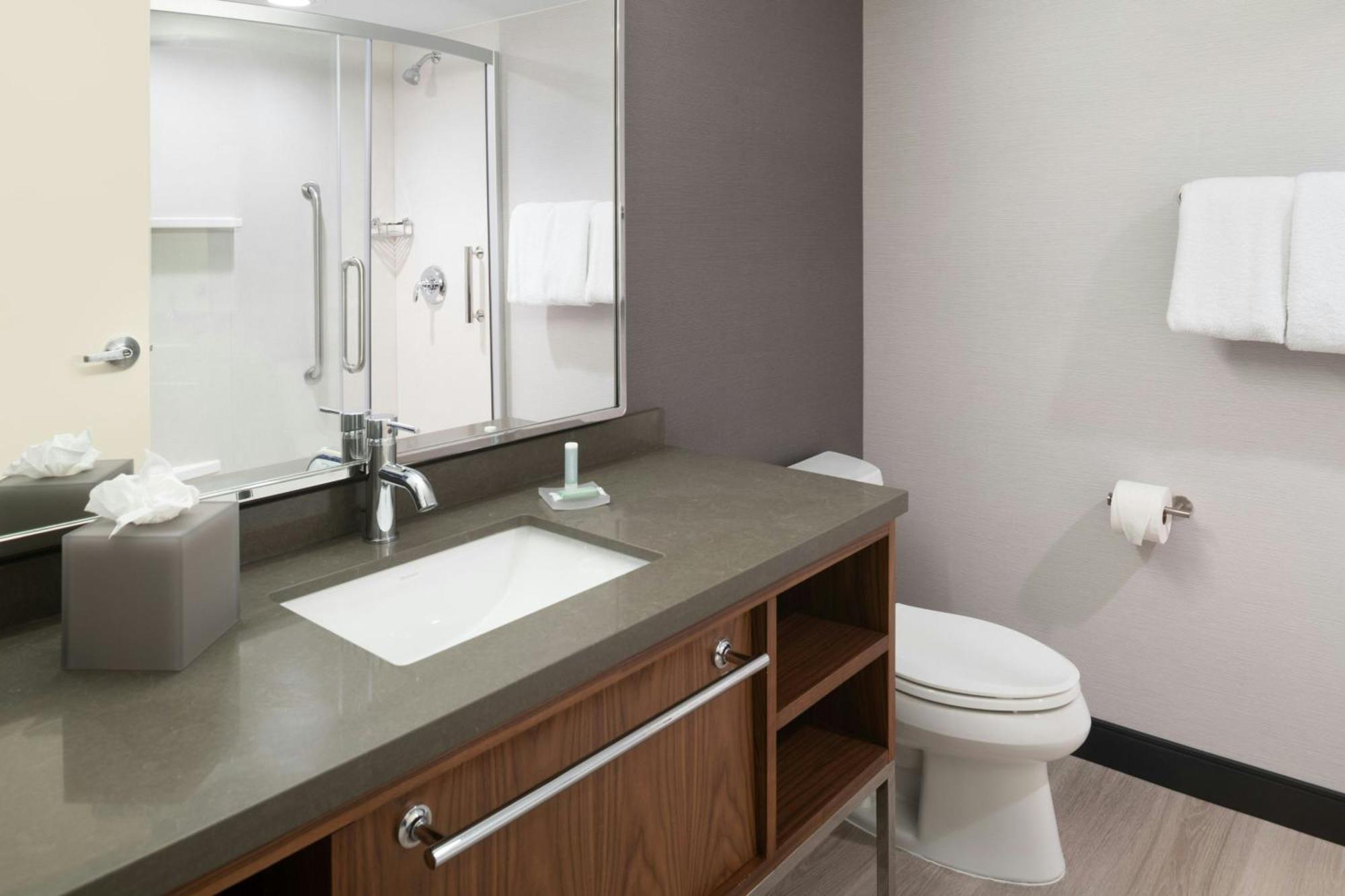 Courtyard By Marriott Providence Lincoln Hotell Exteriör bild