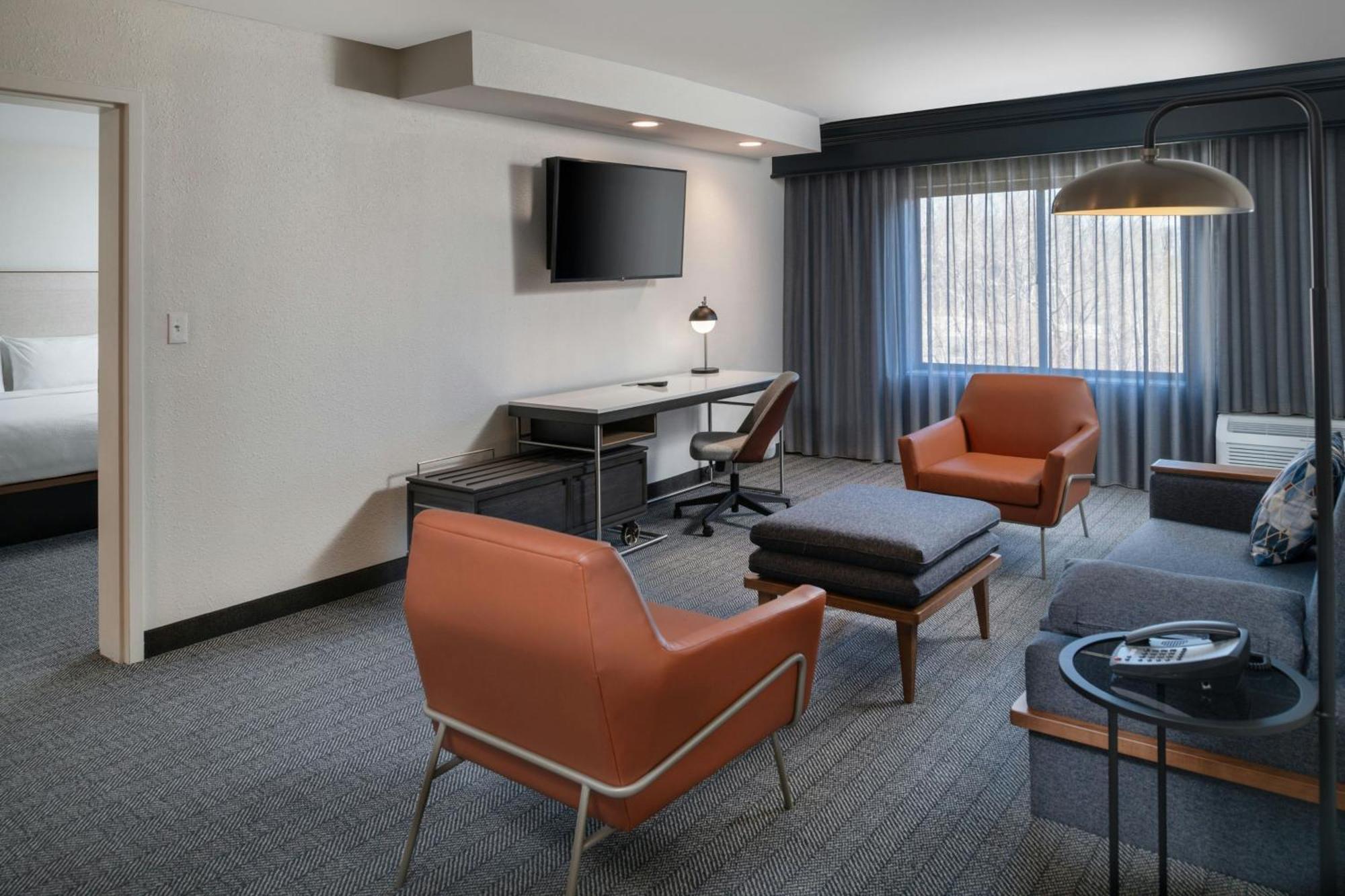 Courtyard By Marriott Providence Lincoln Hotell Exteriör bild
